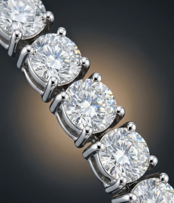 Теннисный браслет с бриллиантами 10,20 ct, платина, Платина 950, деталь крупным планом