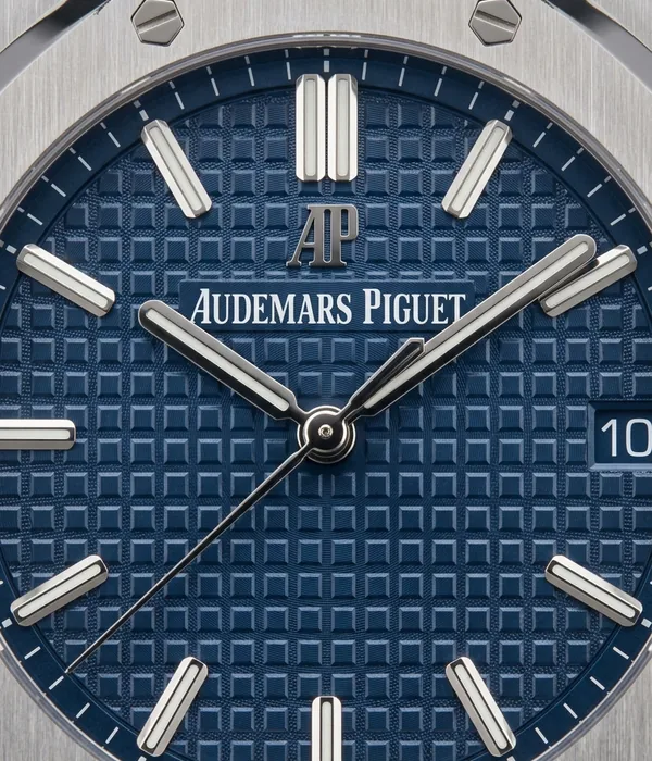 Audemars Piguet Royal Oak 15510ST, dial close-up