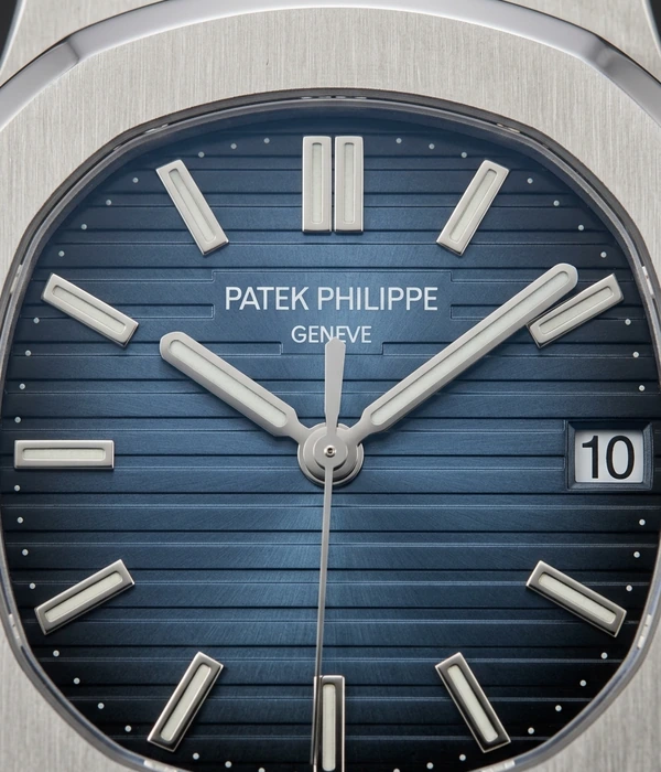 Patek Philippe Nautilus 5711/1A-010, kellotaulun lähikuva