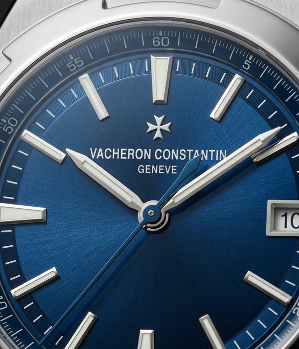 Vacheron Constantin Overseas 4500V/110A-B128, sihverplaadi lähivaade